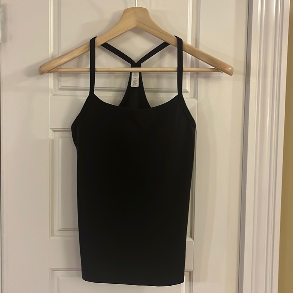 Aerie Offline tank. Sz M